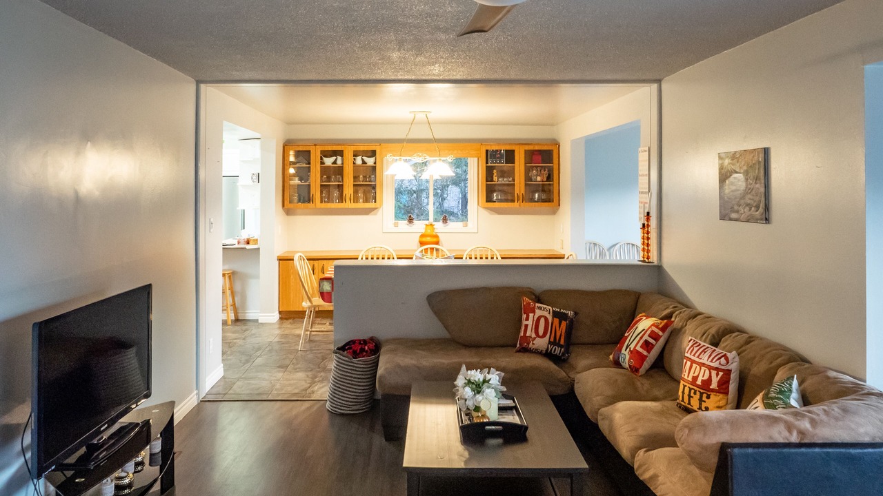 Photo of Livingroom in Fenelon Falls