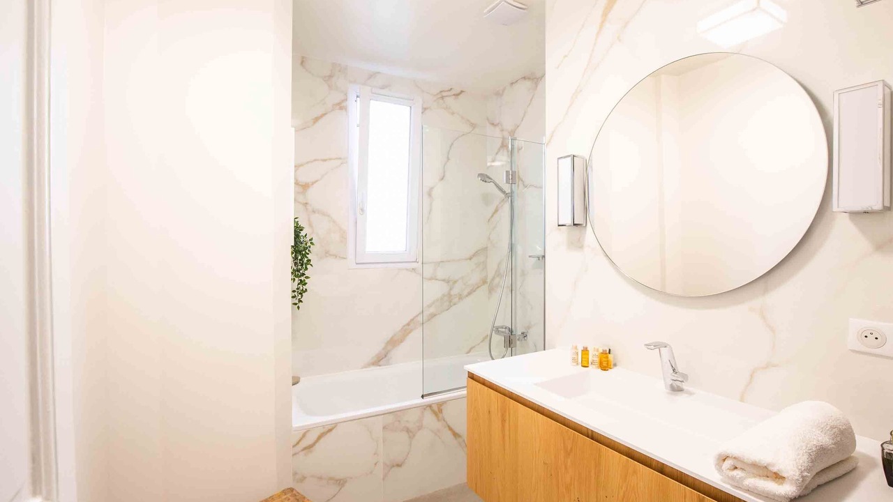 Photo of Bathroom in Saint-Lambert