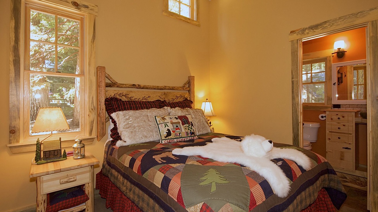 Photo of Bedroom in Homewood