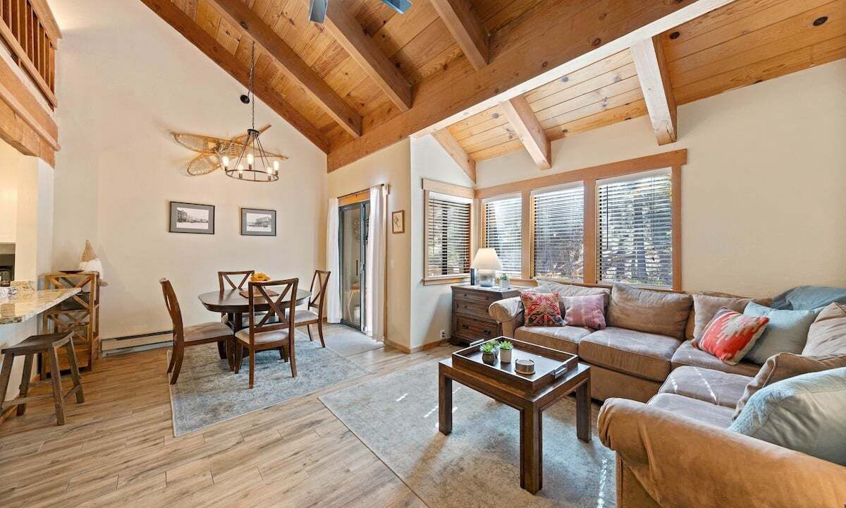 Photo of Livingroom in Tahoe Woods