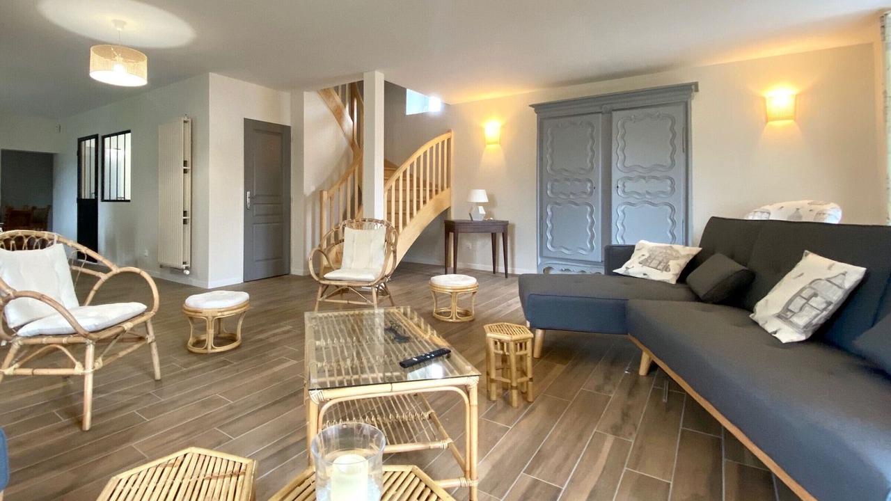 Photo of Livingroom in Javaugues