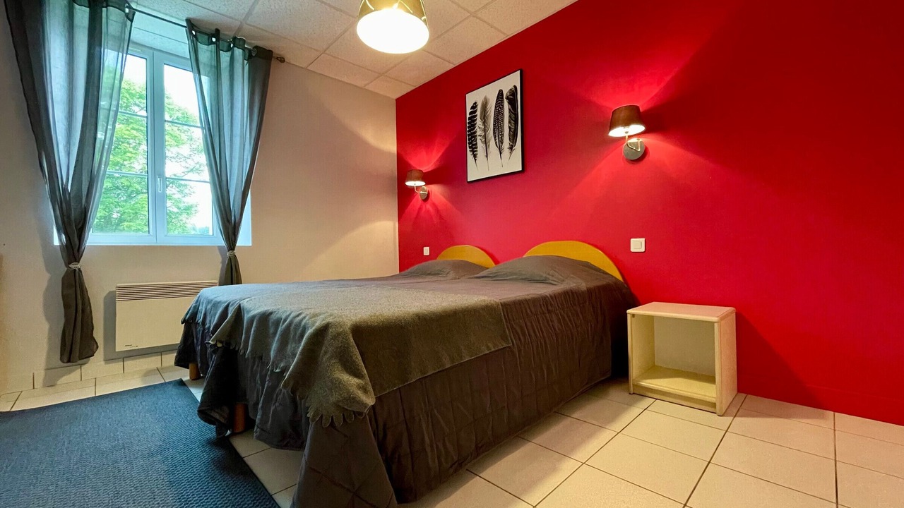 Photo of Bedroom in Saint-Julien-Molhesabate