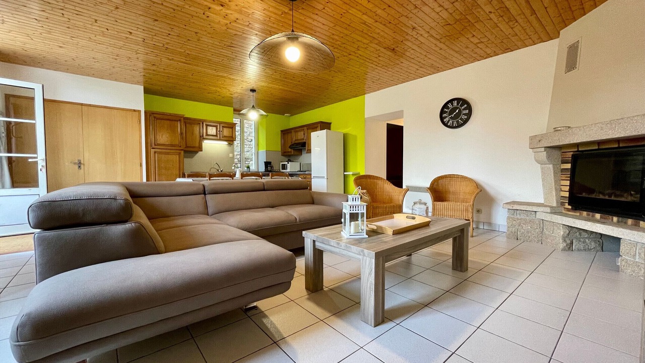 Photo of Livingroom in Saint-Julien-Molhesabate