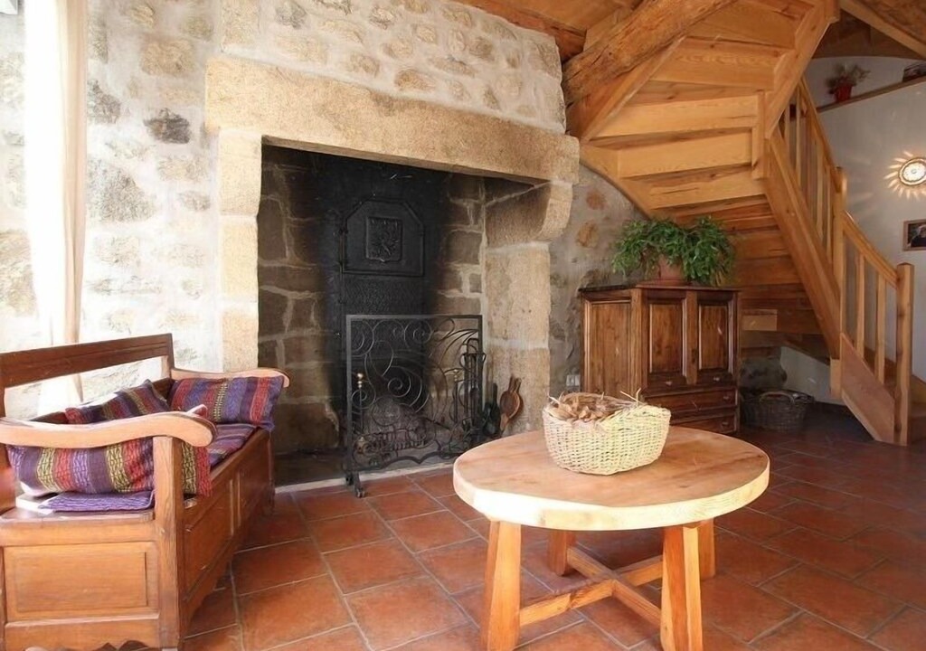 Photo of Livingroom in Jullianges