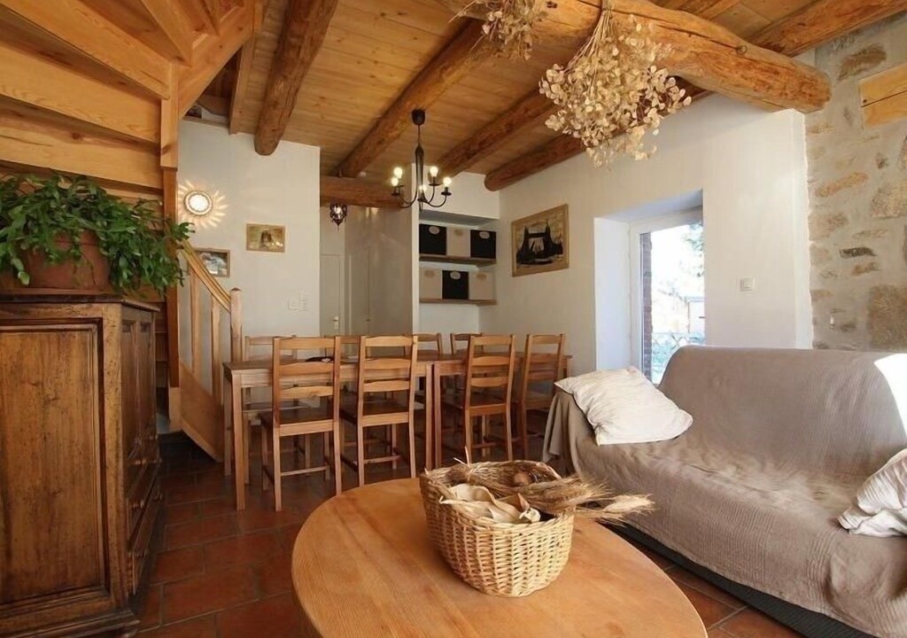 Photo of Livingroom in Jullianges