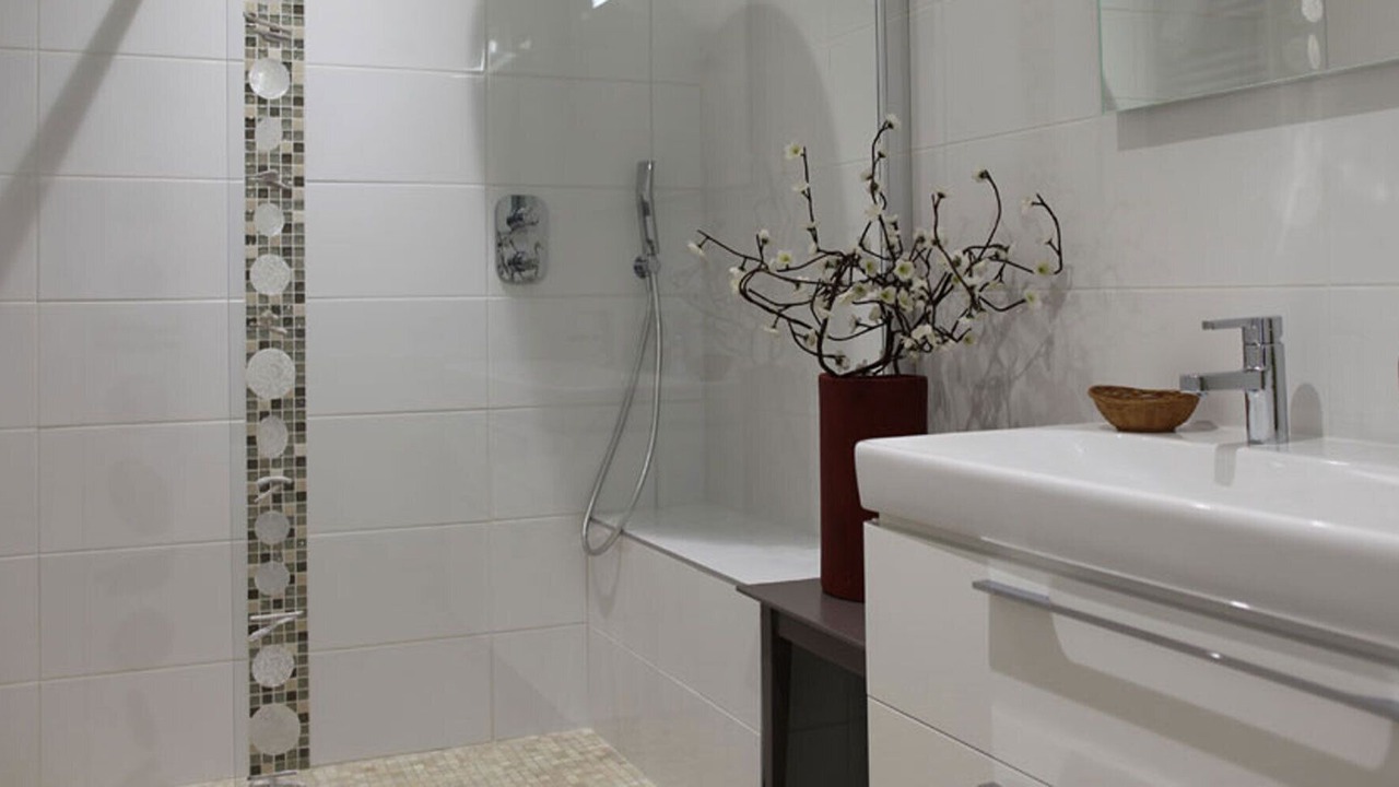 Photo of Bathroom in Remilly-les-Pothees