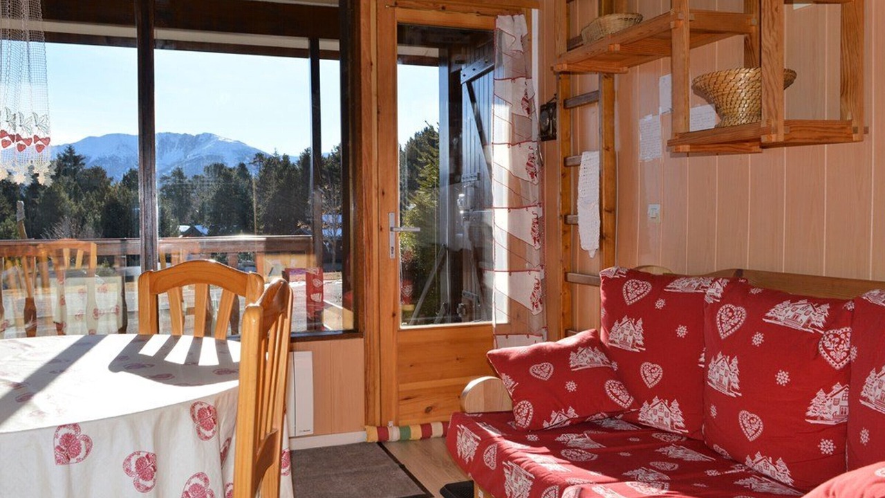 Photo of Livingroom in Pyrenees 2000
