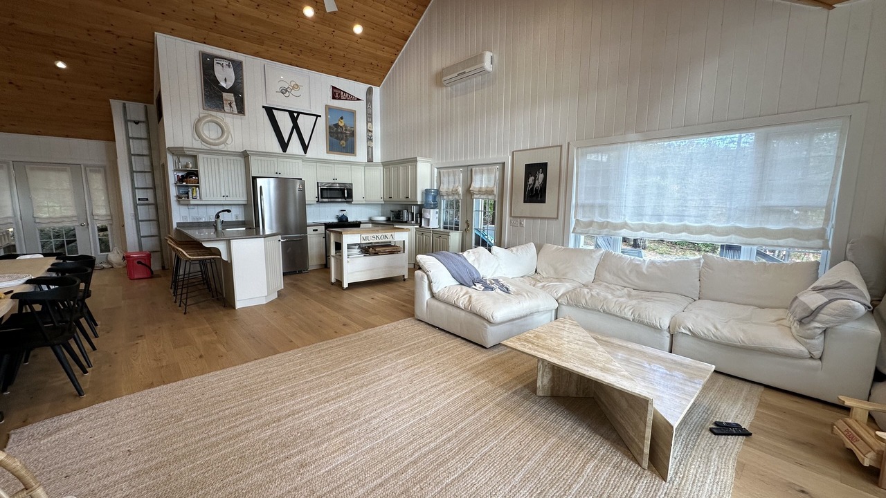 Photo of Bedroom in Muskoka Lakes
