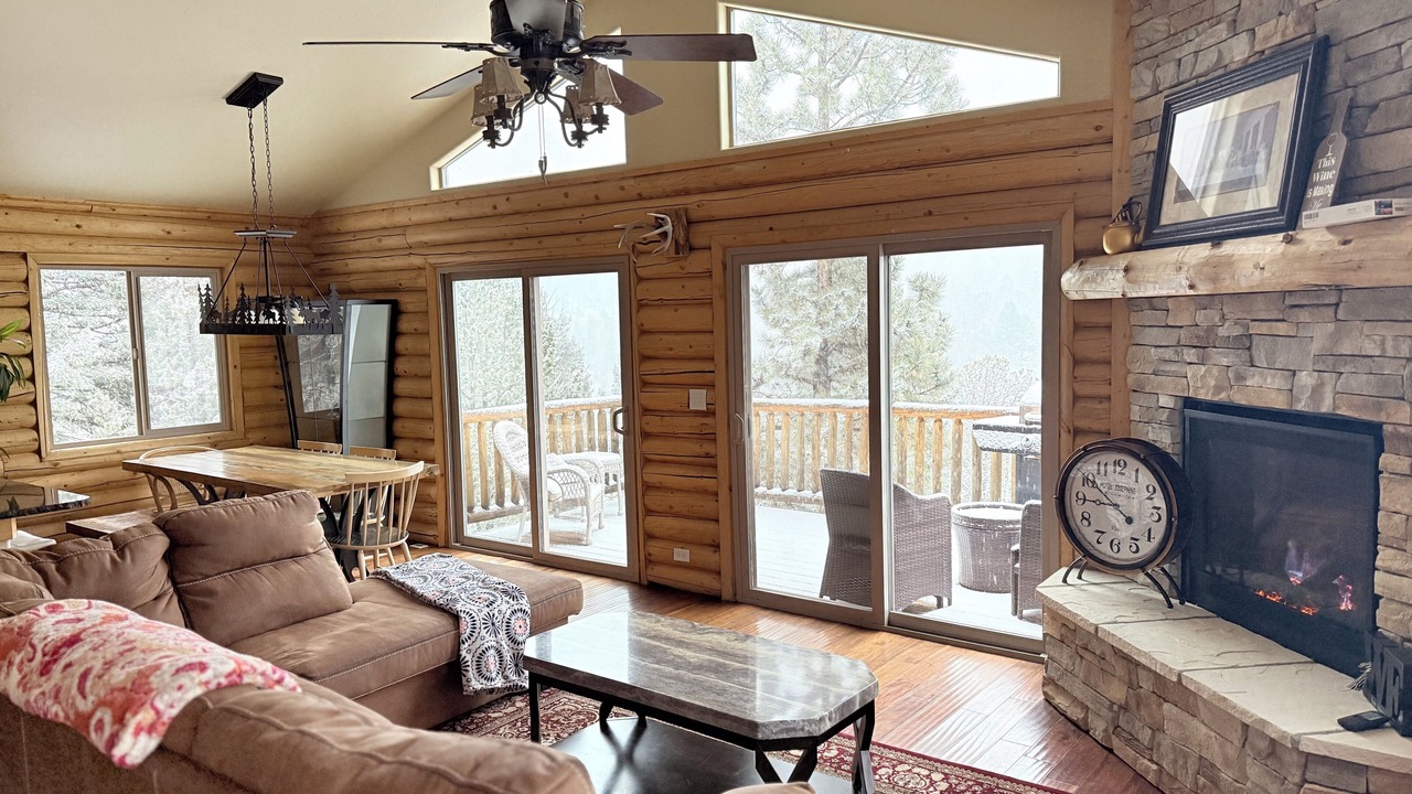 Photo of Livingroom in Rainbow Valley