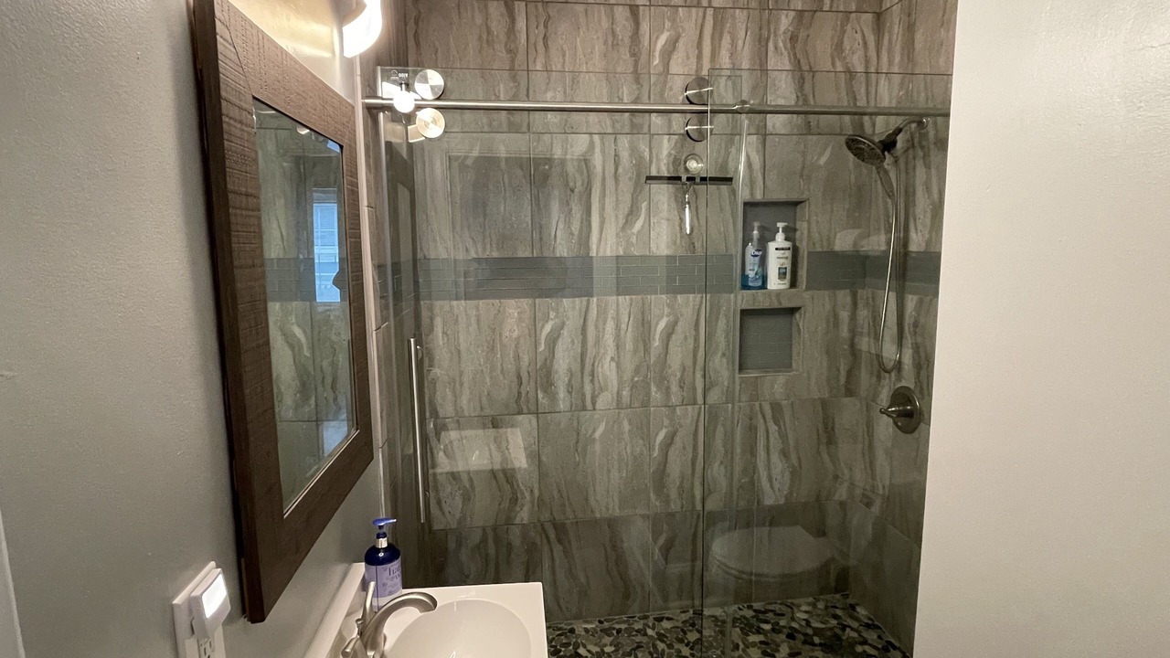 Photo of Bathroom in Pendleton King