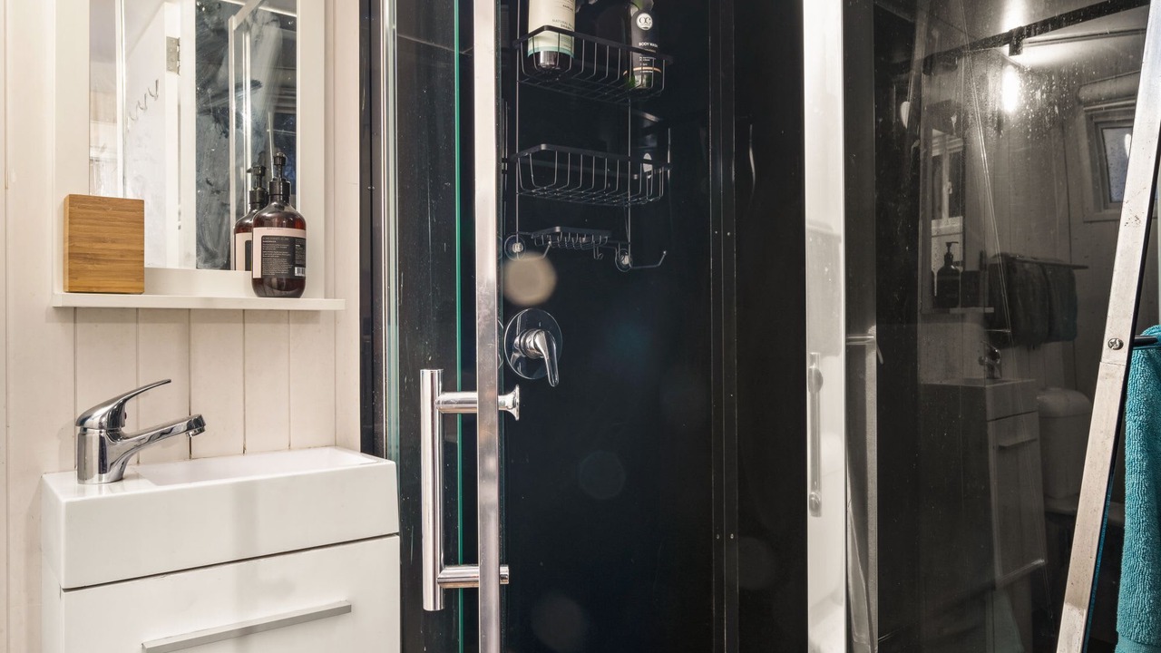 Photo of Bathroom in Flowerdale