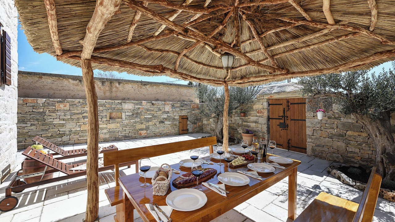 Photo of Outdoor in Pakostane