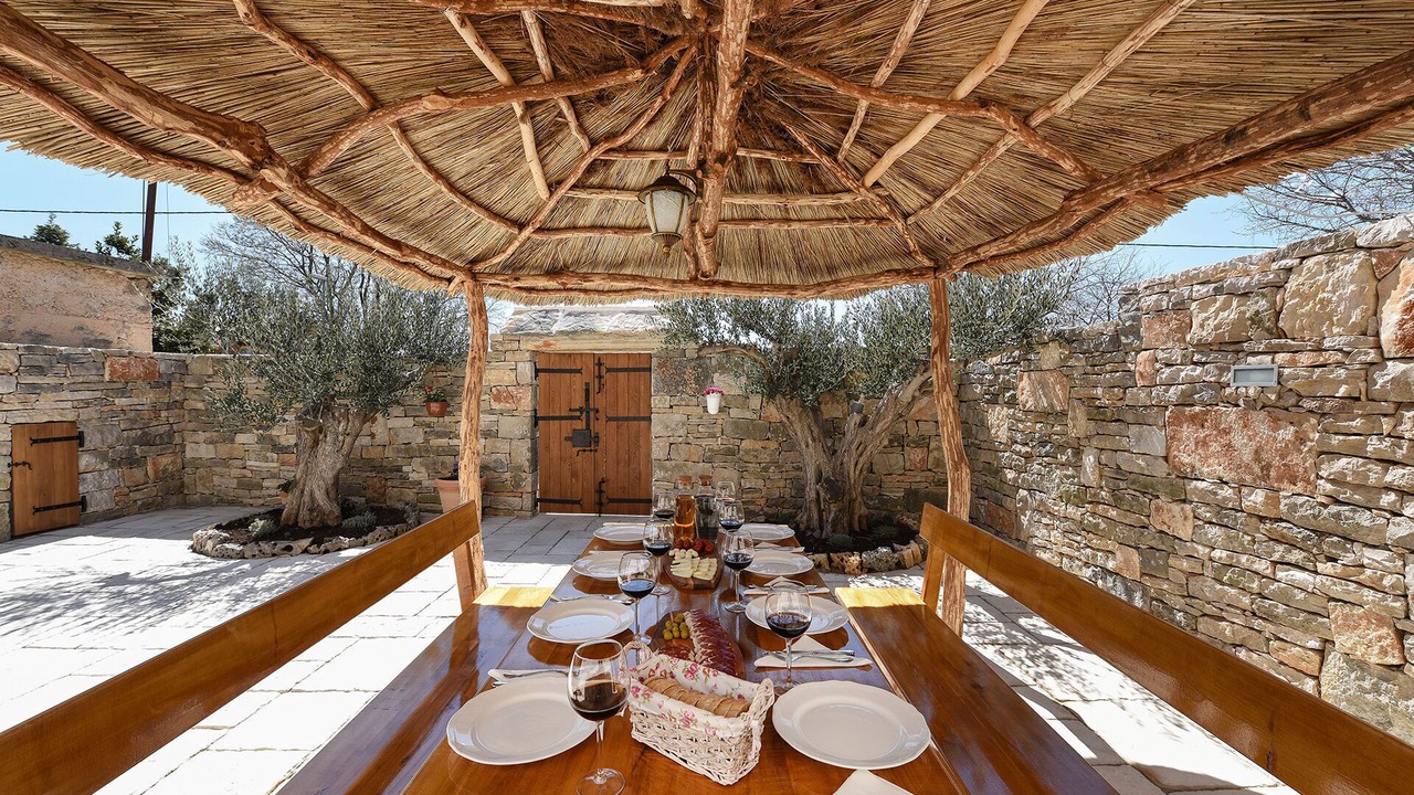 Photo of Outdoor in Pakostane