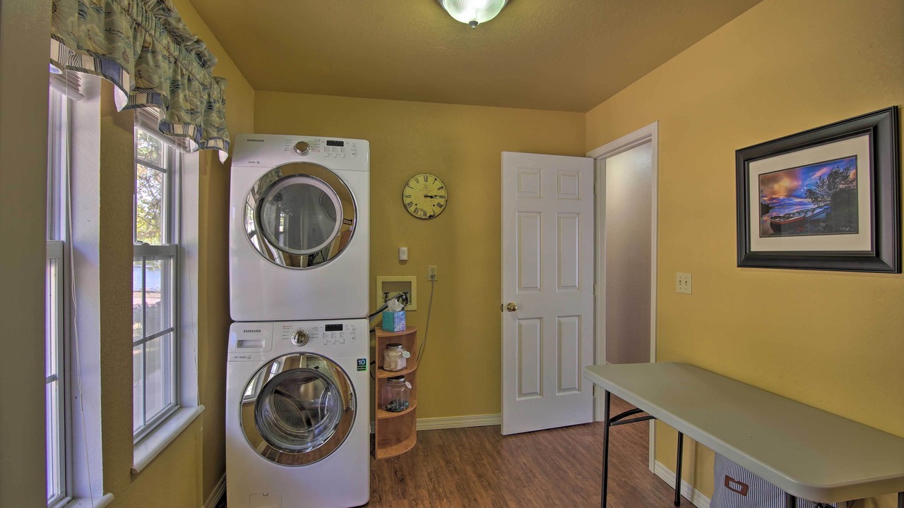 Photo of Bedroom in Grove