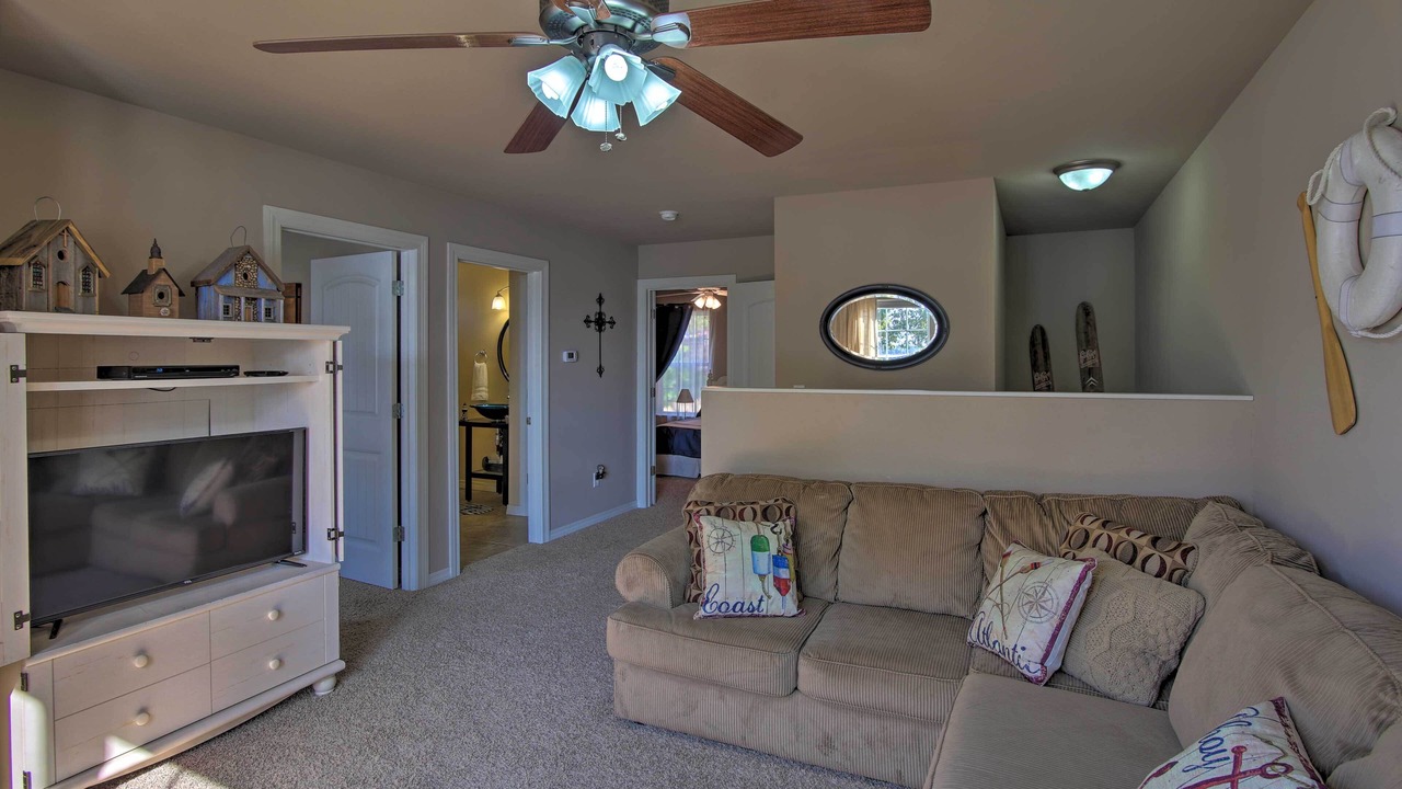 Photo of Bedroom in Grove