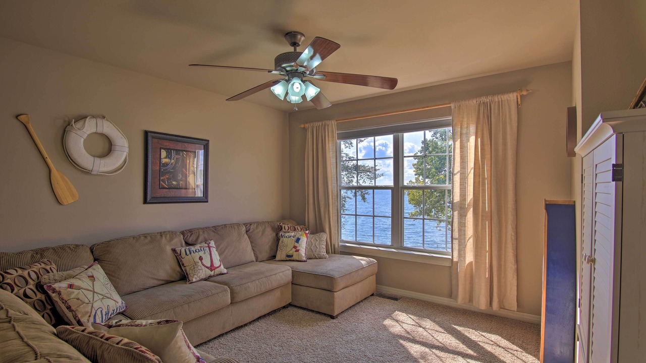 Photo of Bedroom in Grove