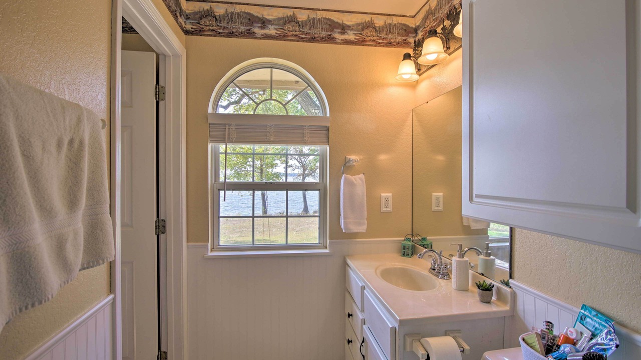Photo of Bathroom in Grove