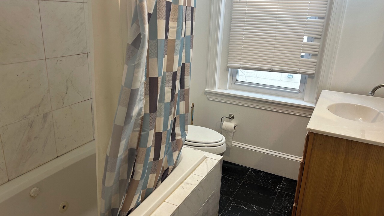 Photo of Bathroom in Rittenhouse Row