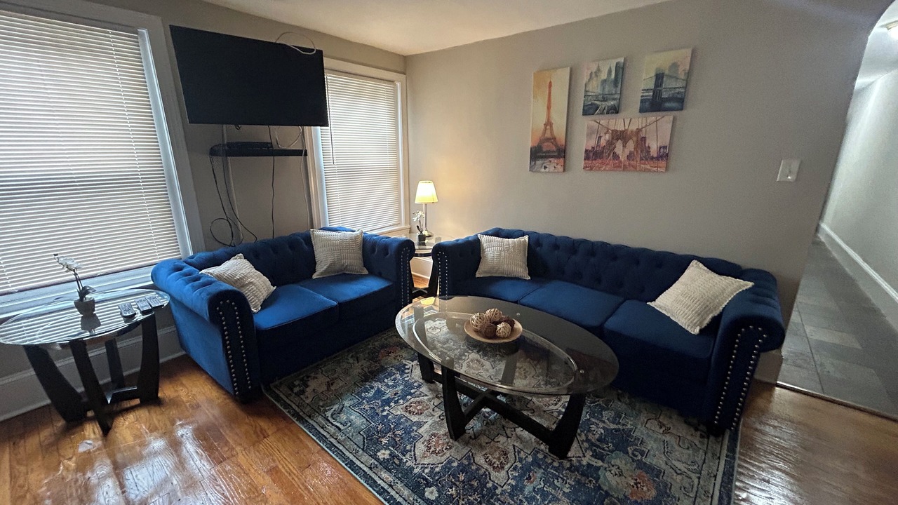 Photo of Livingroom in Rittenhouse Row