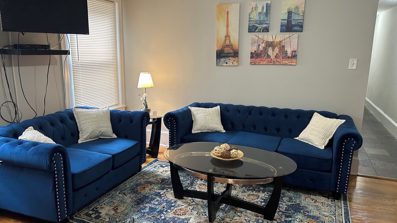 Photo of Livingroom in Rittenhouse Row