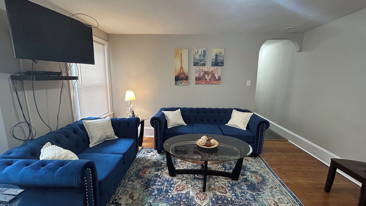 Photo of Livingroom in Rittenhouse Row