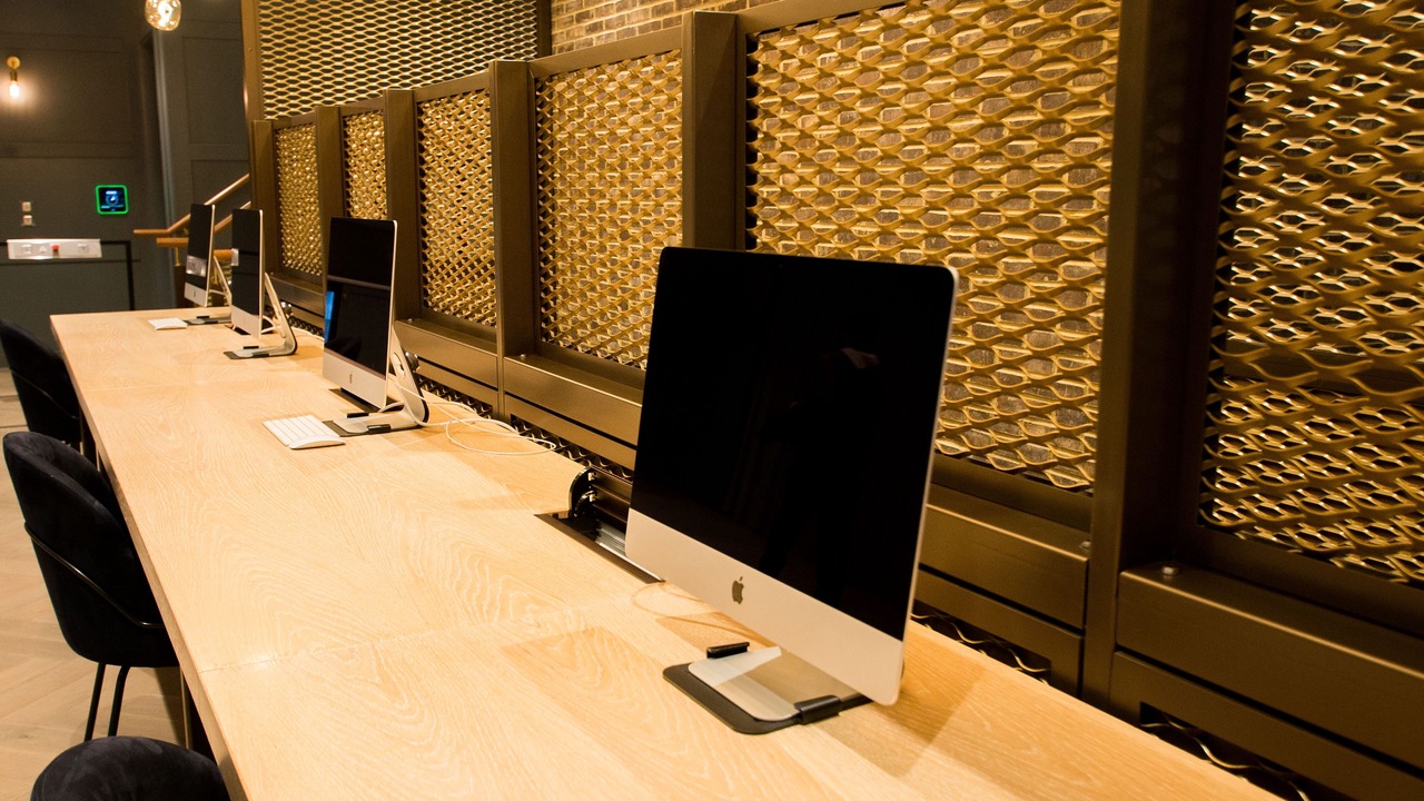 Photo of Others in Canary Wharf