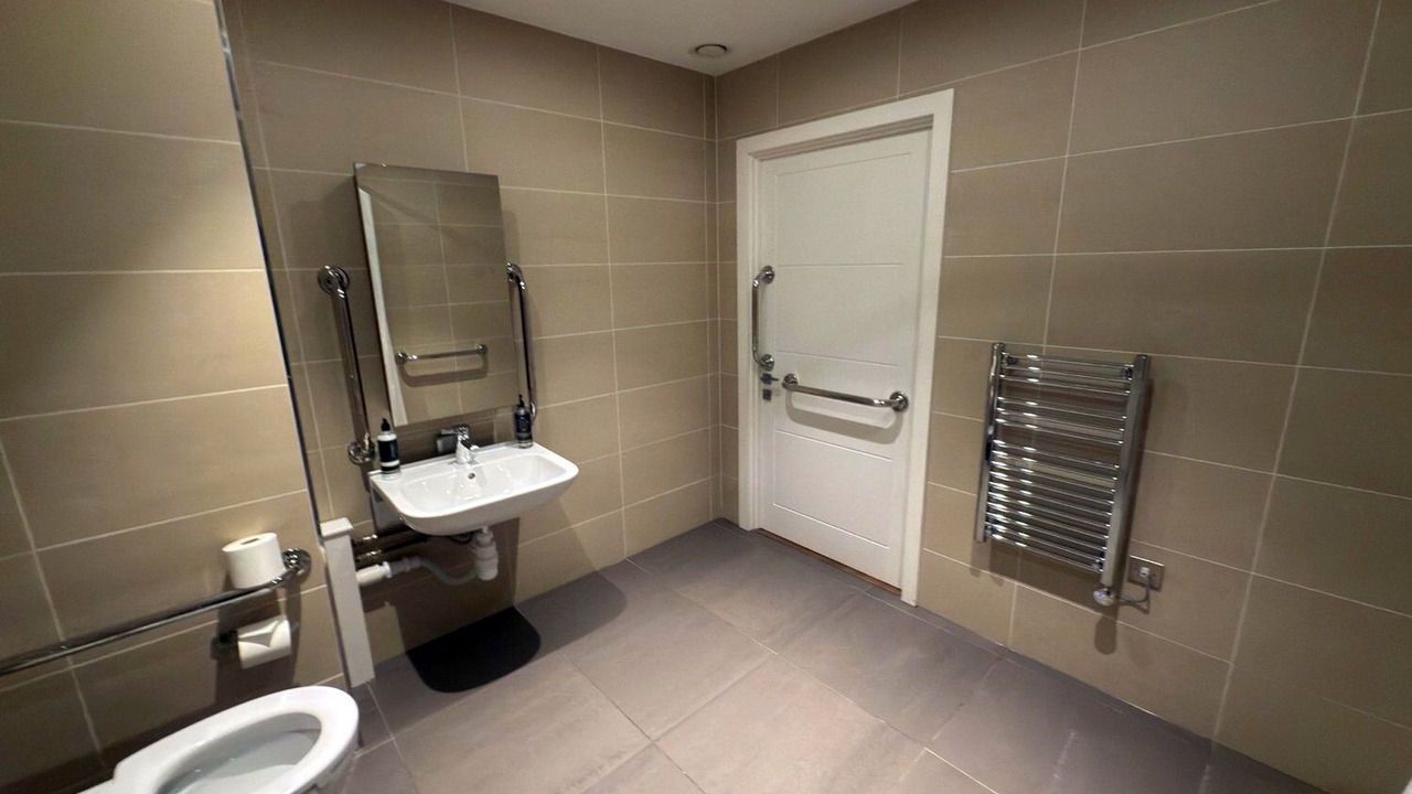Photo of Bathroom in Canary Wharf