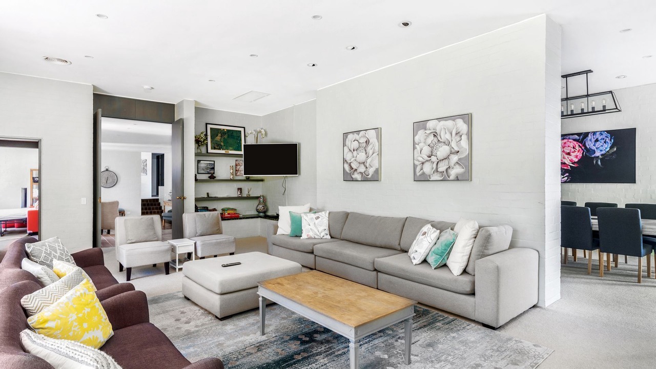 Photo of Livingroom in Exeter