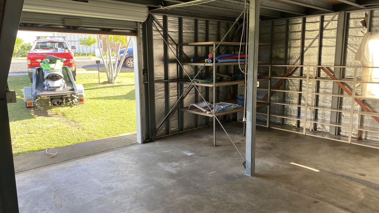 Photo of Others in Elliott Heads