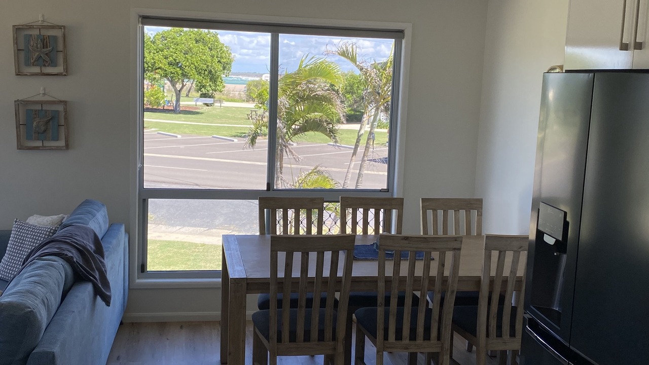 Photo of Others in Elliott Heads