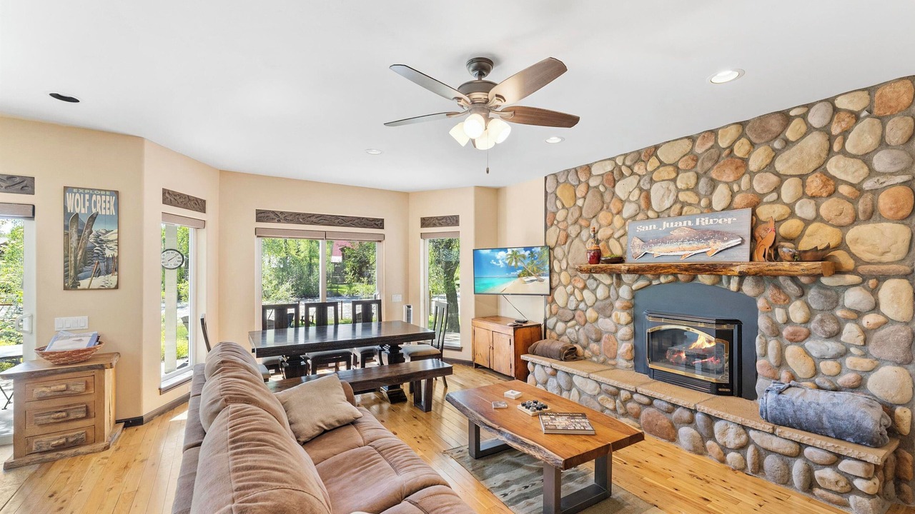 Photo of Livingroom in San Juan River Village