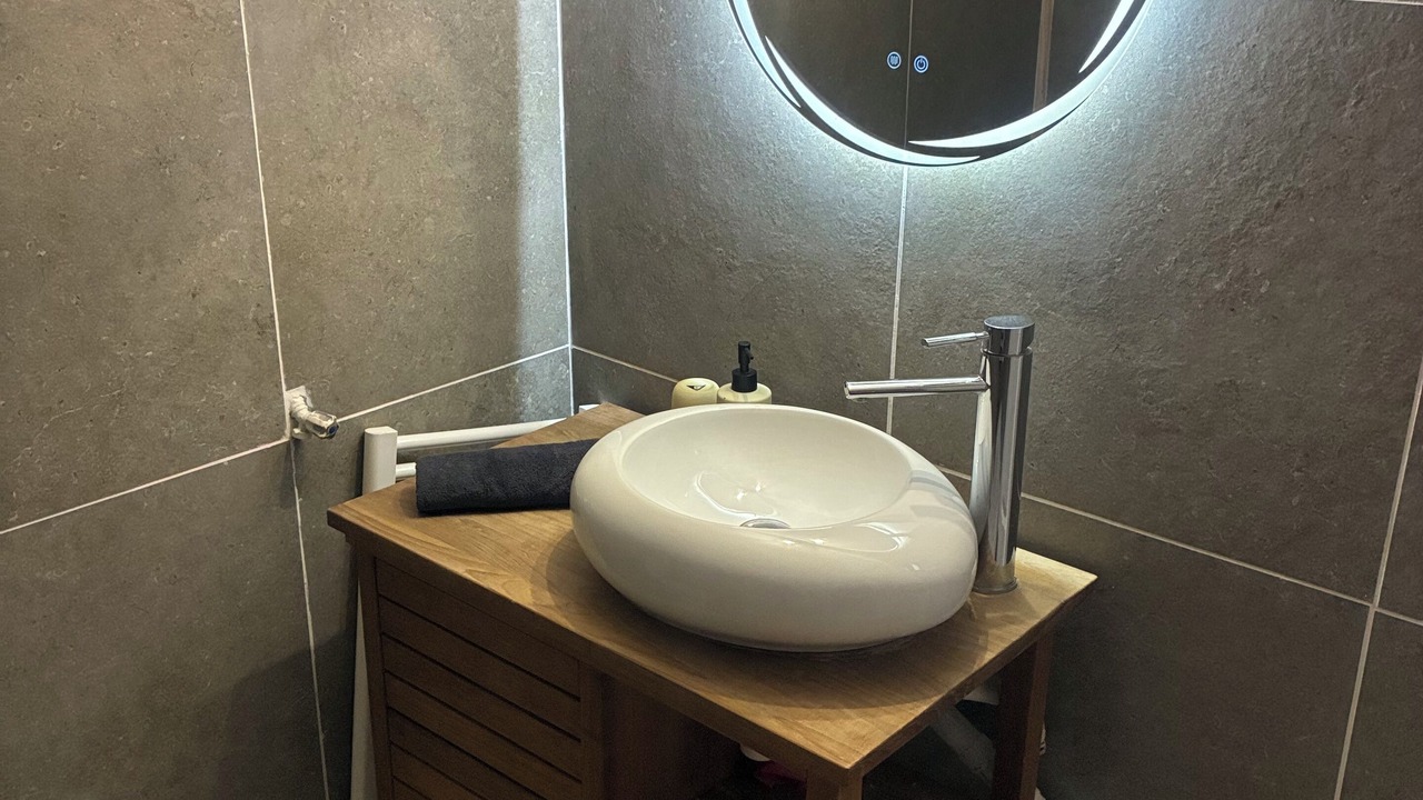 Photo of Bathroom in Lezignan-Corbieres