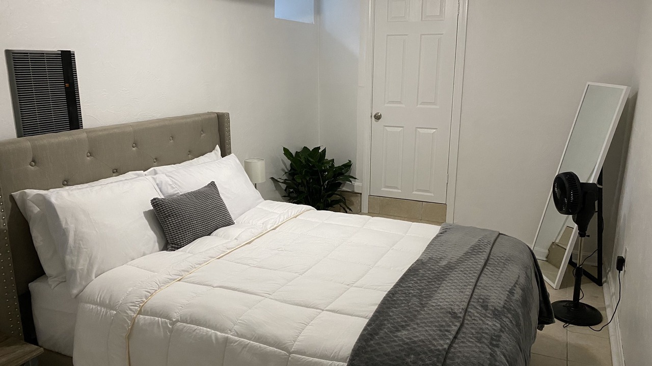 Photo of Bedroom in Metropolitan Hill - Beech Street