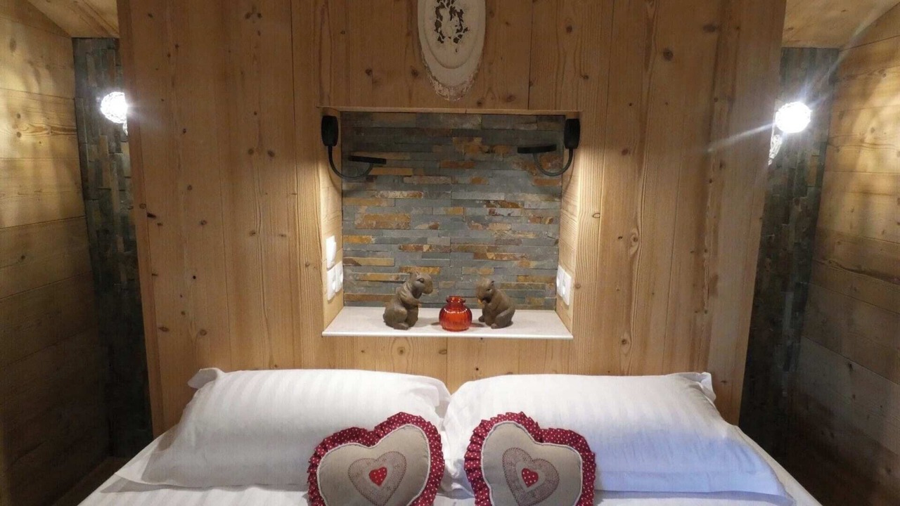 Photo of Bedroom in Thones