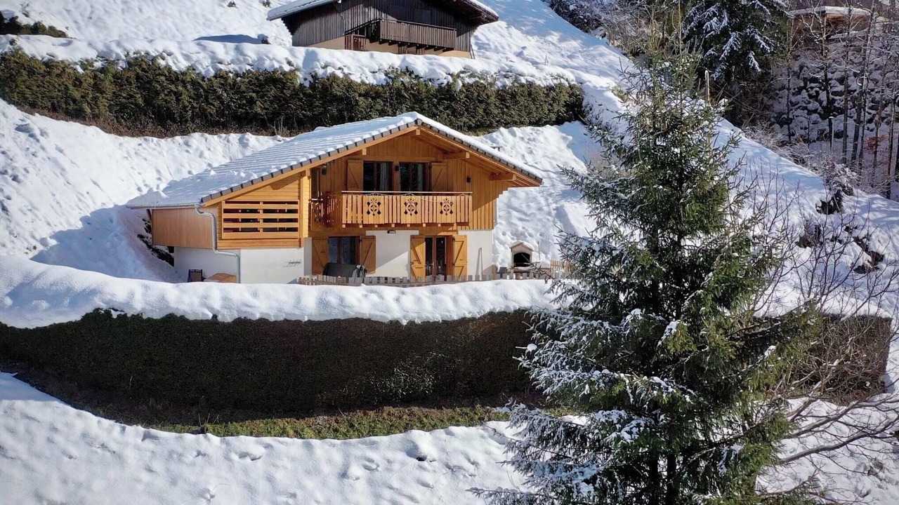 Photo of Outdoor in Thones