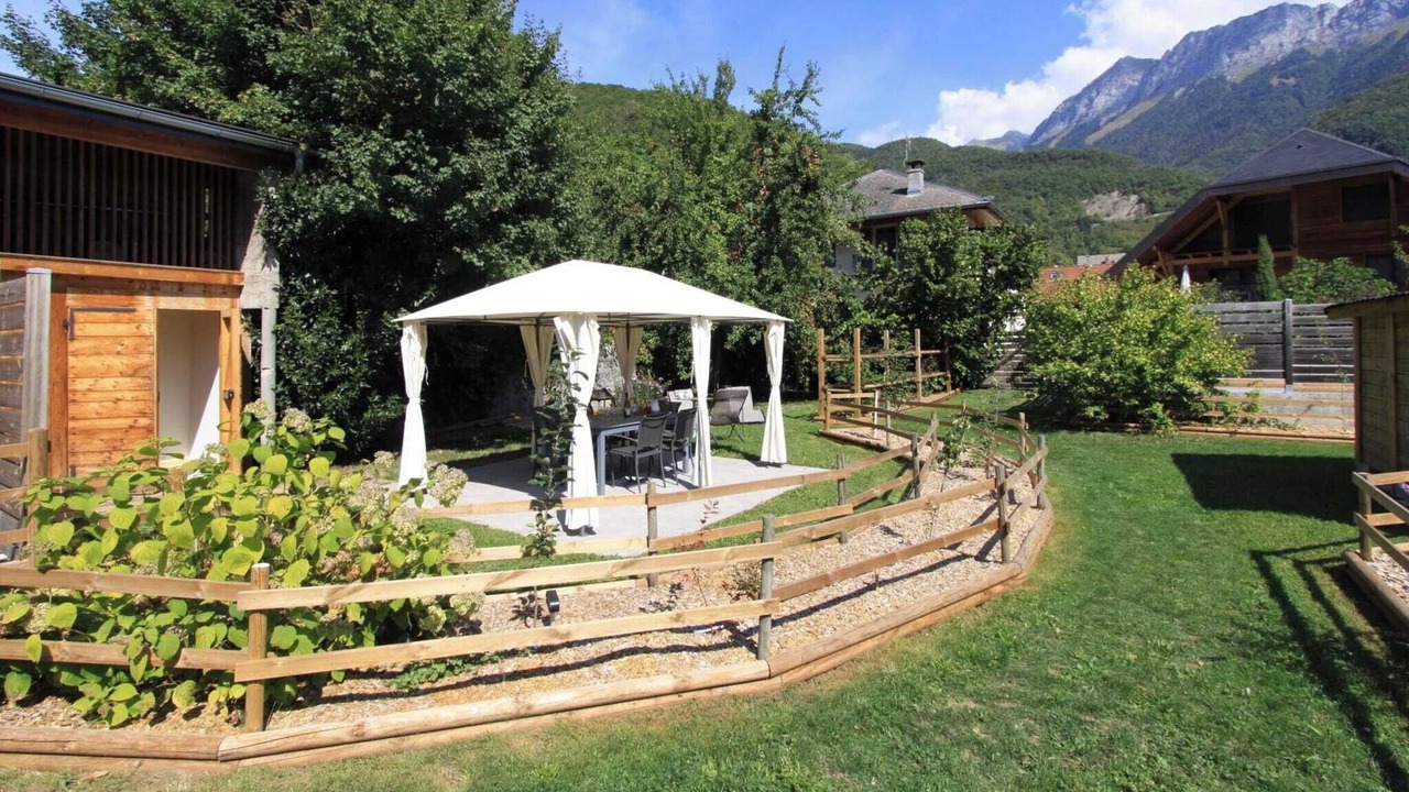 Photo of Outdoor in Thones