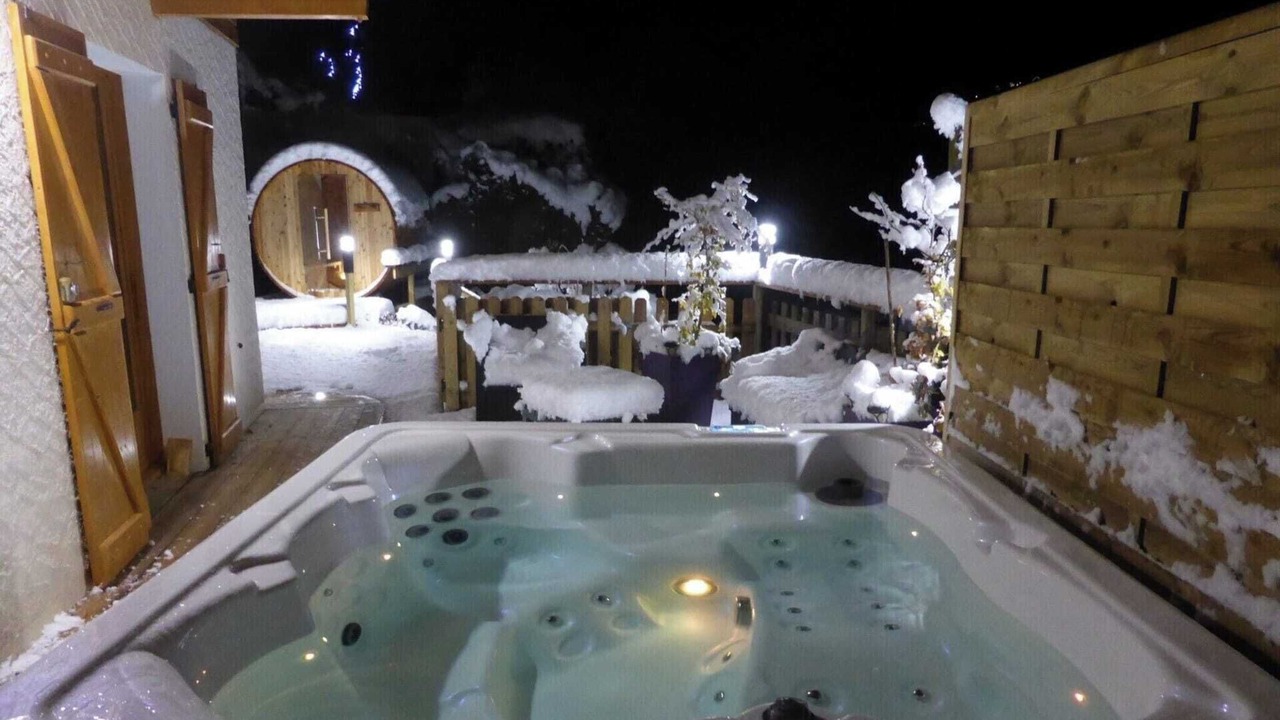 Photo of Outdoor in Thones