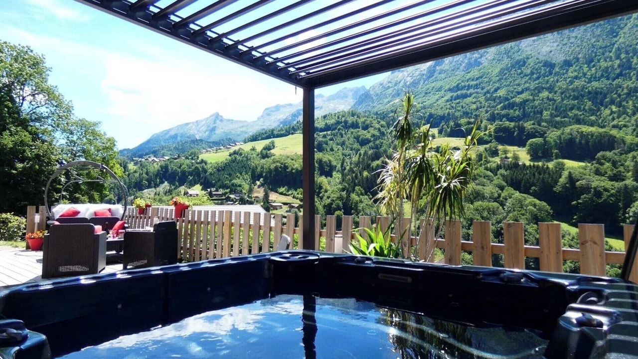 Photo of Outdoor in Thones