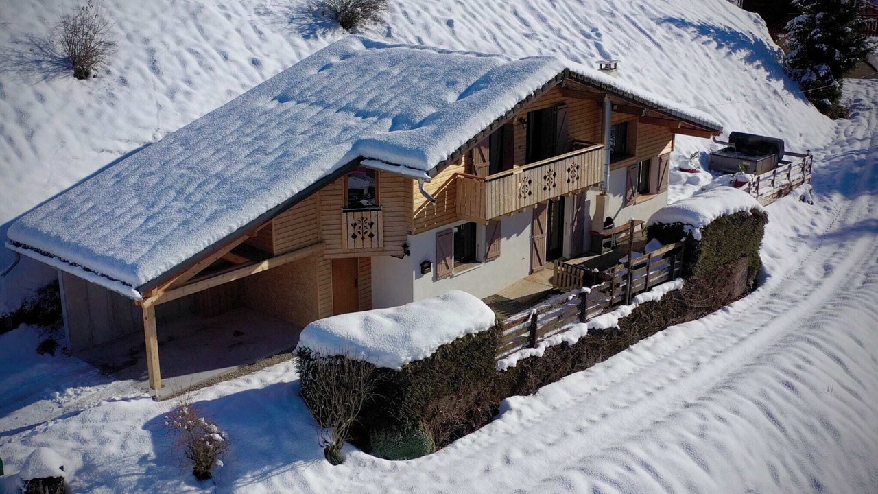 Photo of Outdoor in Thones