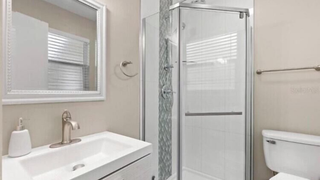 Photo of Bathroom in Crescent Heights