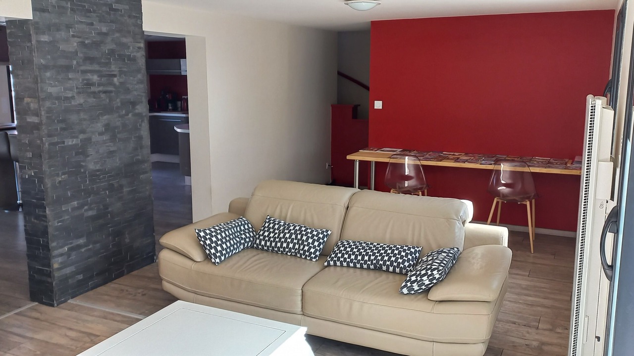 Photo of Livingroom in Couze-et-Saint-Front