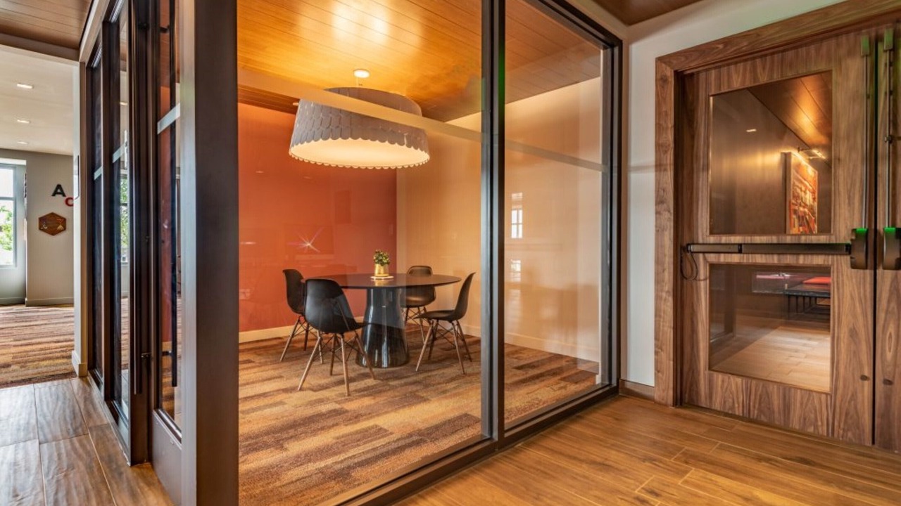 Photo of Others in Central-Maverick Square - Paris Street