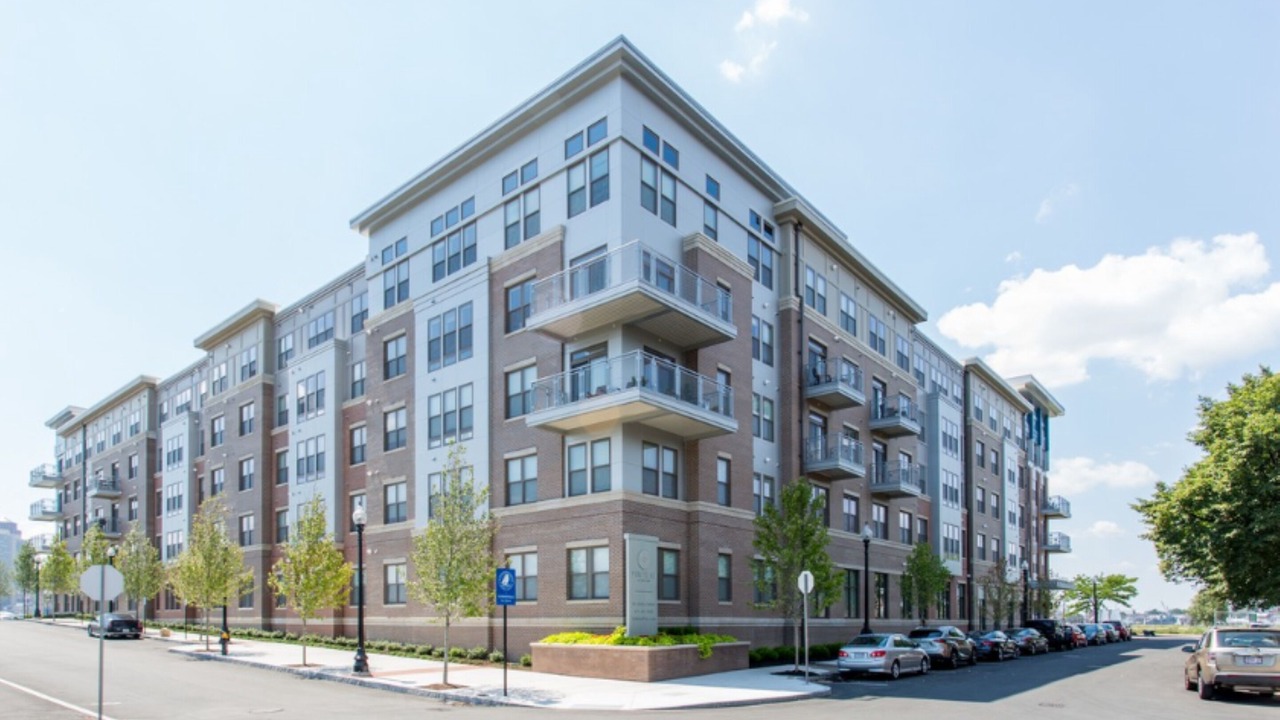 Photo of Outdoor in Central-Maverick Square - Paris Street