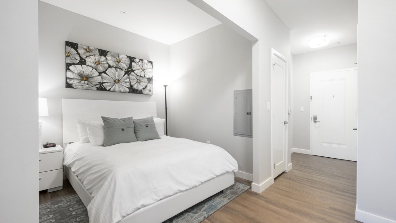 Photo of Bedroom in Central-Maverick Square - Paris Street