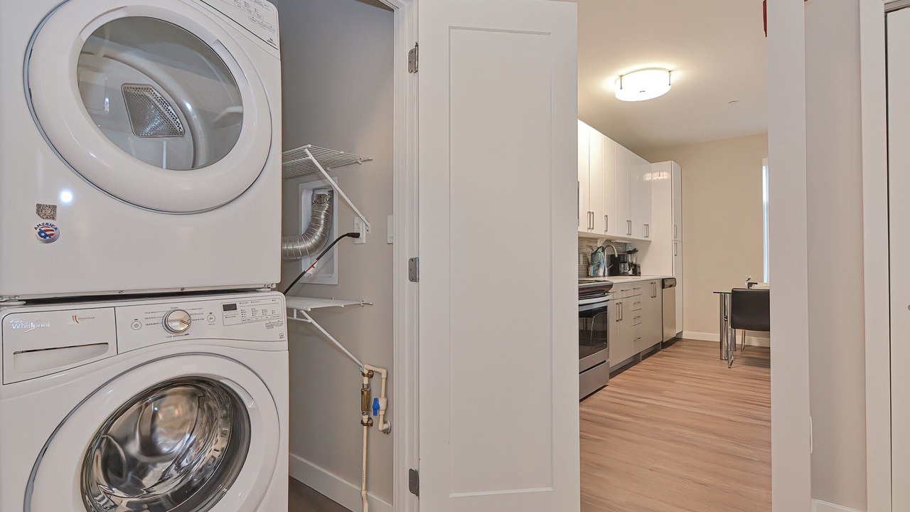 Photo of Others in Central-Maverick Square - Paris Street