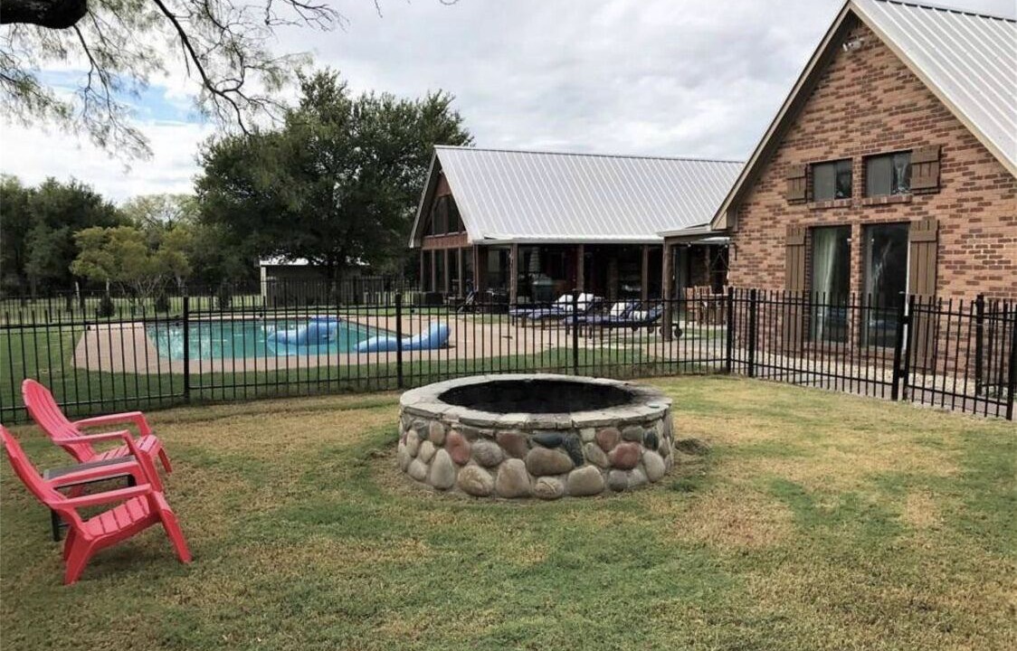 Photo of Outdoor in Era