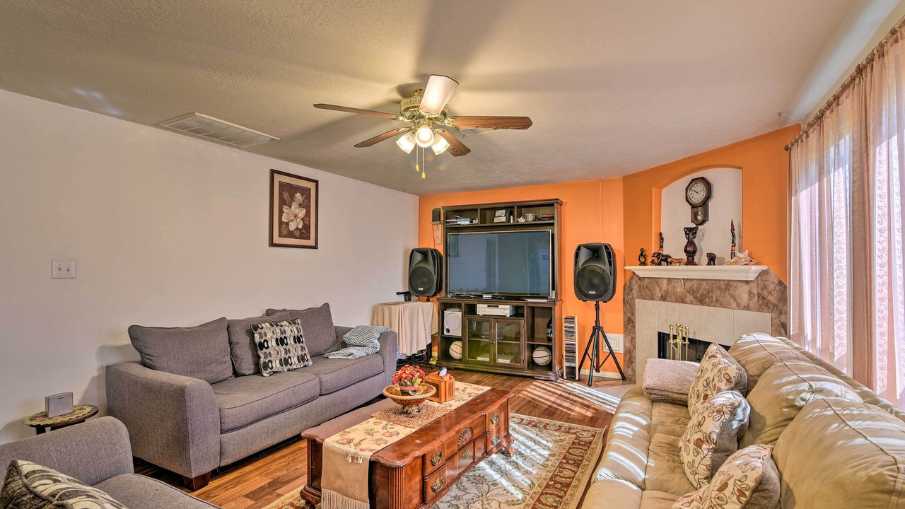 Photo of Livingroom in Pasadena