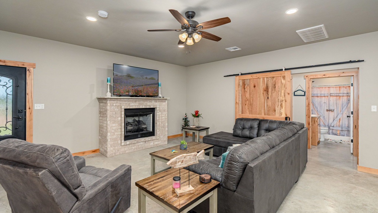 Photo of Livingroom in Kingston