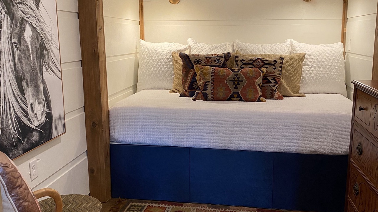 Photo of Bedroom in Pittsburg