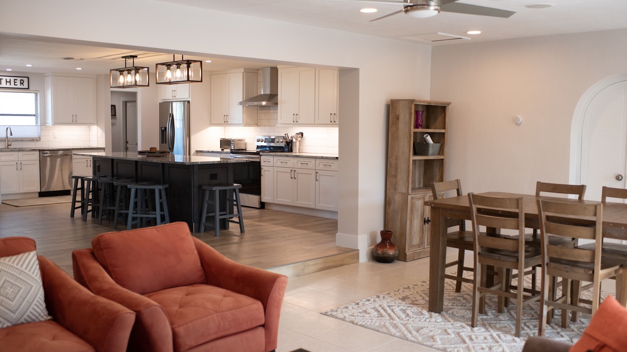 Photo of Livingroom in Yacht Club